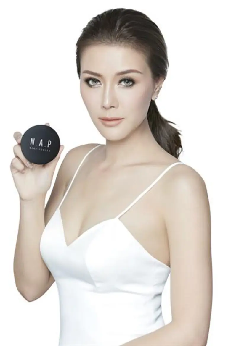 “เก๋-ชลลดา” การันตี “ตบอลัง ทีเดียวทั้งวัน ไม่มัน ติดทน” N.A.P Nano Powder แป้งควบคุมความมันส์เรียบเนียน 100%