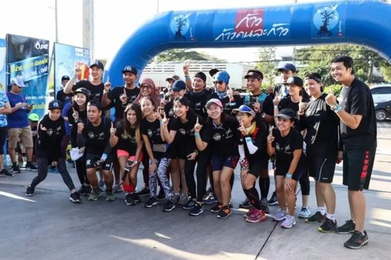 ร้าน YEAH! (เย่ห์) ผู้นำเข้ารองเท้า PALLADIUM (พาลาเดี่ยม) ก้าวอีกครั้งไปพร้อมกับ “ตูน บอดี้แสลม” จัดแคมเปญร่วมสมทบโครงการ “ก้าวคนละก้าว” ช่วย 11 รพ.ทั่วประเทศ