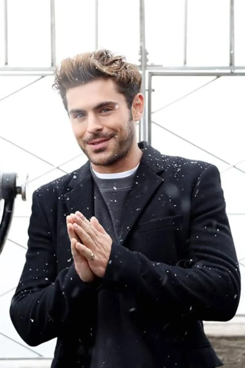 ไมเคิล กราซีย์ นำทีมนักแสดงจาก "The Greatest Showman" เดินสายโปรโมทที่ Empire State Building ณ นิวยอร์กซิตี้