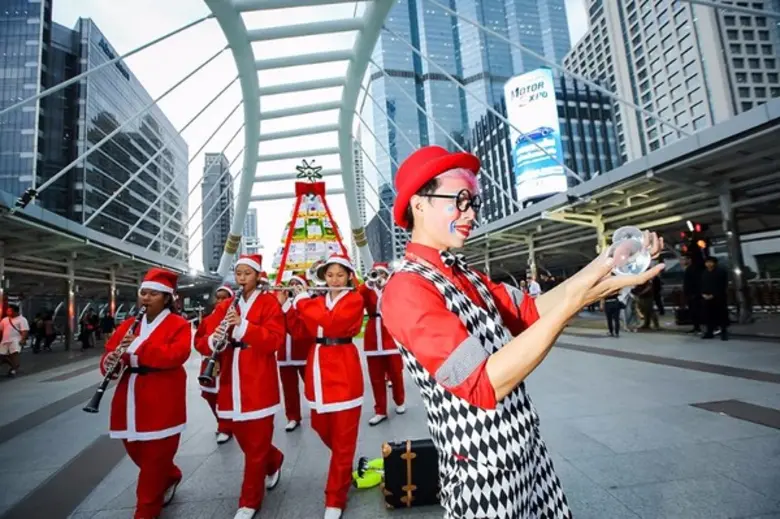 ทีซีซี แลนด์ แอสเสท เวิรด์ สร้างสรรค์ต้นคริสต์มาสแห่งการให้ มอบความสุขส่งท้ายปีกับกิจกรรม “A SATHORN DISTRICT CHARITY CHRISTMAS TREE”