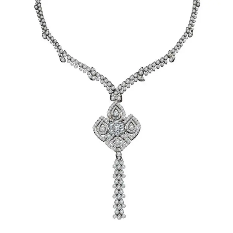 แฟชั่นหมุนเปลี่ยนเร็วเท่าไหร่ ดีไซน์ของ "...