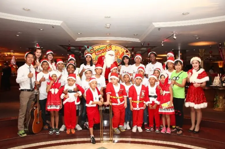 มาร่วมฉลองคริสต์มาสอีฟค่ำคืนวันที่ 24 ธัน...