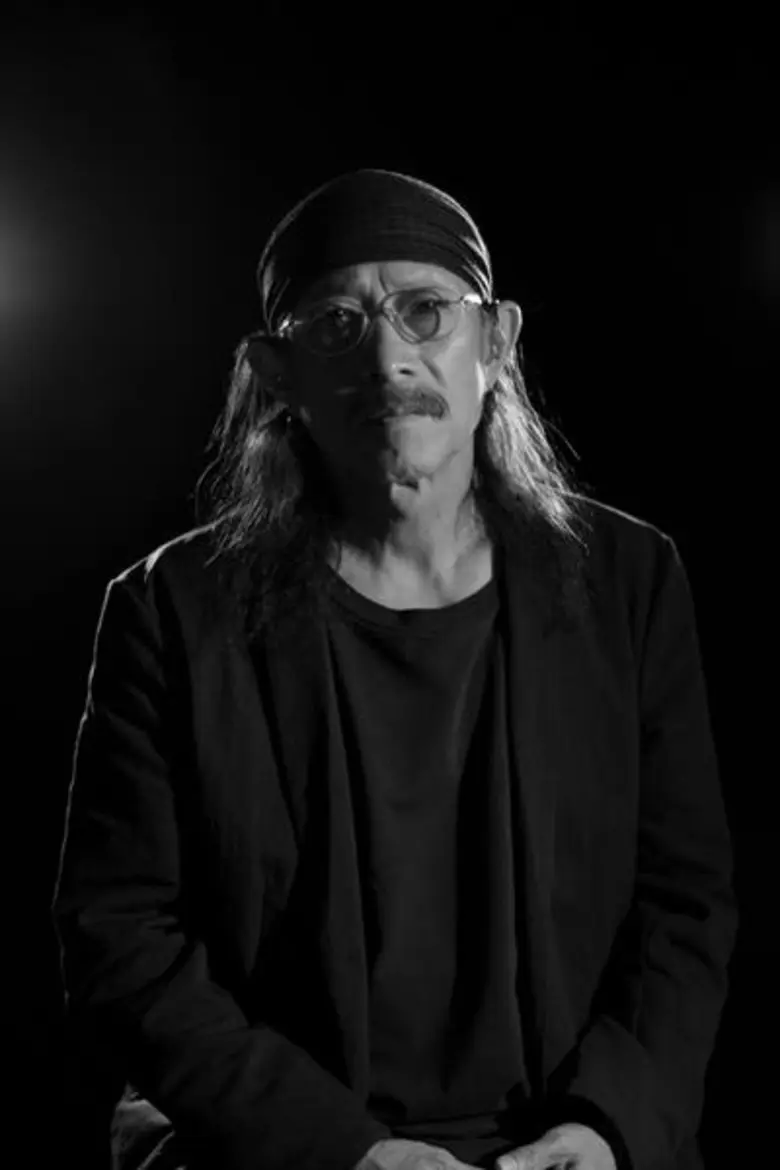 จากสามบทเพลง "คืนสู่สวรรค์", "พ่อผู้เป็นน...