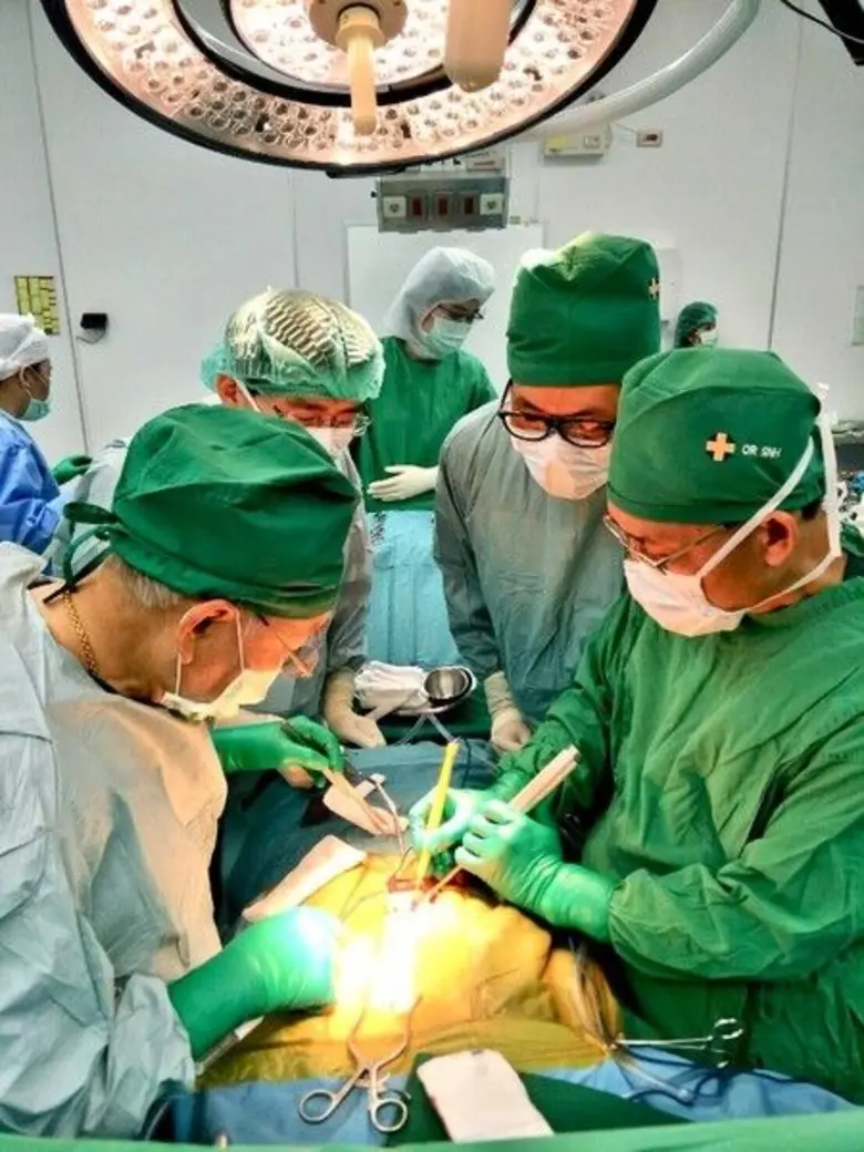 ศูนย์กระดูกสันหลังและข้อ รพ. สมิติเวช เชิญแพทย์จากนานาชาติร่วมประชุมวิชาการแลกเปลี่ยนประสบการณ์ พร้อมสาธิตการผ่าตัดรักษากระดูกสันหลังคด