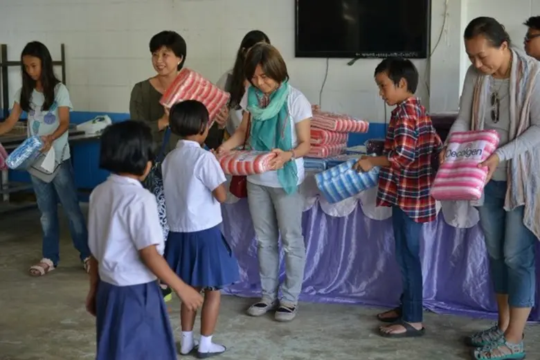 เดินหน้ามอบความอบอุ่นเพื่อช่วยเหลือผู้ประสบปัญหาภัย...