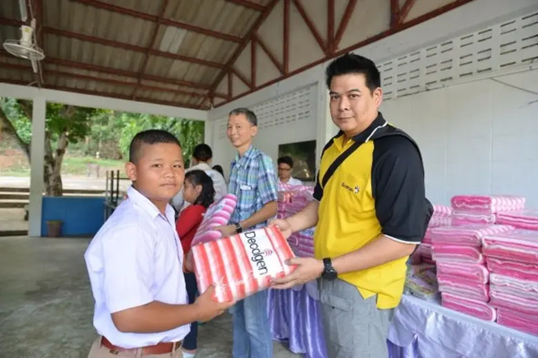 กิจกรรม “หนาวนี้ปลอดภัย ดีคอลเจน มอบน้ำใจอุ่นไอรัก”