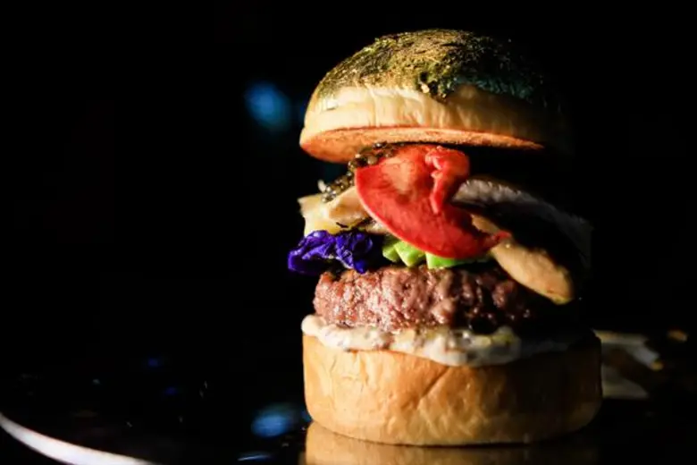 เติมความสุขล้นในเทศกาลปีใหม่นี้ ที่โรงแรมพูลแมน กรุงเทพ จี (สีลม)