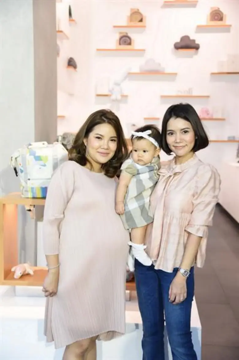 “คุณแม่ร้องว้าว!!” ฉลองเปิดคอนเซปต์ สโตร์ “ดีมัวส์” แห่งแรกในไทย แบรนด์สินค้าเด็กอิมพอร์ตจากญี่ปุ่น