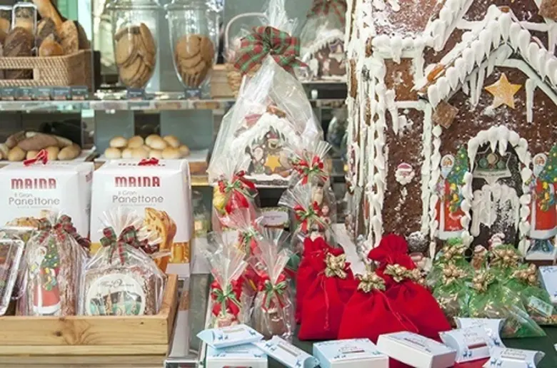 เพลิดเพลินกับการเลือกสรรขนมอร่อยๆ ประจำเท...