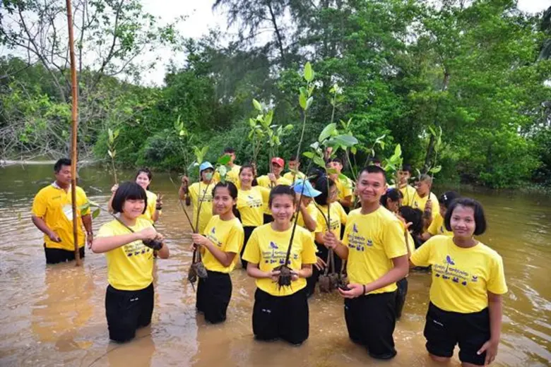 กลุ่มเหล็กสหวิริยาร่วมพัฒนาสิ่งแวดล้อมบางสะพาน จัดโครงการก้าวย่างอย่างพ่อฯ
