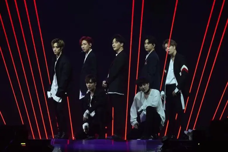 อากาเซเตรียมกรี๊ดให้สุดเสียง เดอะมอลล์ โค...