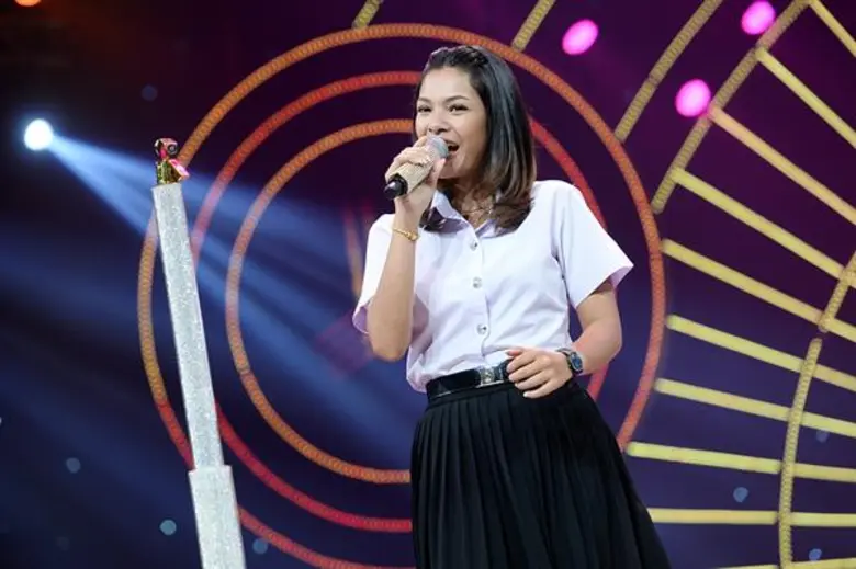 ทีวีไกด์: รายการ “ร้องแลก แจกเงิน Singer Takes It All” (ซิงเกอร์ เทคอิท ออล) “ศร สินชัย” เยือนสมรภูมิเวทีเดือด “ร้องแลก แจกเงินฯ” ผู้เข้าแข่งขันสาดเสียงเปิดศึกใหญ่ เหตุ คุณพ่อสั่งลุย-คุยยายสั่งสู้!!!