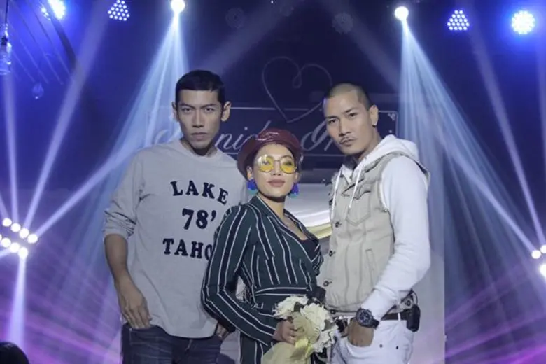 รายการ "ทอล์ก-กะ-เทย Tonight" อาทิตย์นี้ ...