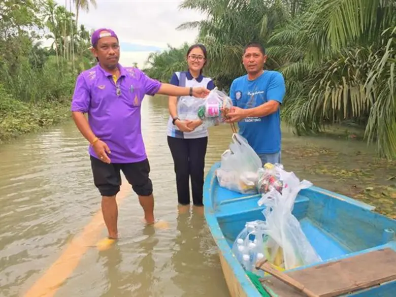 ม.อ.ตรัง ลงพื้นที่น้ำท่วม อำเภอกันตัง - เมืองตรัง ต่อเนื่องเป็นวันที่ 3