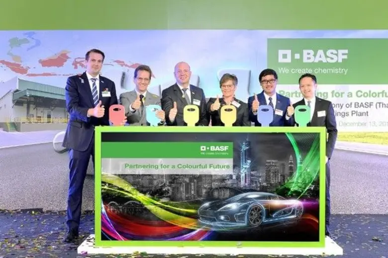 หน่วยธุรกิจสีพ่นเคลือบของบีเอเอสเอฟ เปิดโ...