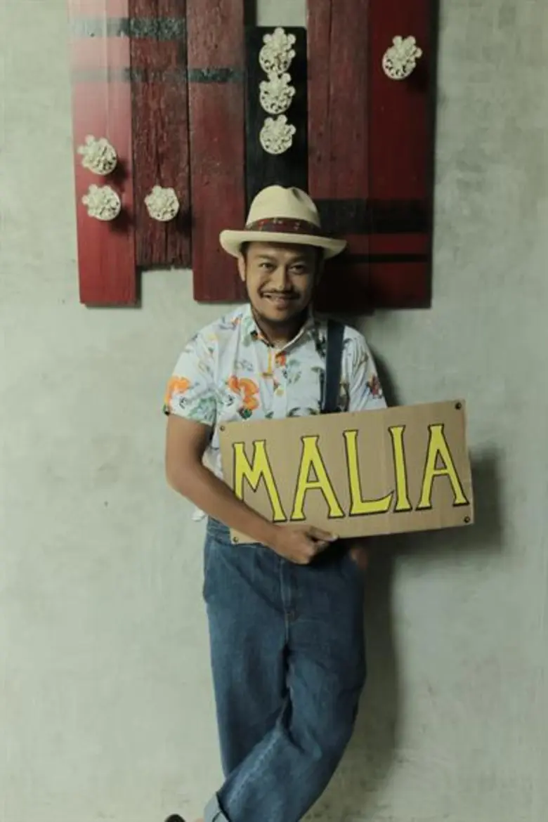 ''สิงโต นำโชค" ดึง ''เอมมี่ มรกต, YB และว่าน วันวาน'' ร่วมถ่ายทอดความสนุกสดใสส่งท้ายปีใน MV "น่าดู"