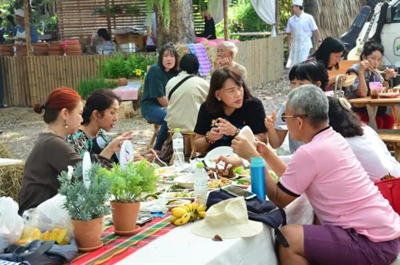 ททท. ผนึกกำลัง มูลนิธิสังคมสุขใจ ขับเคลื่อนท่องเที่ยวเชิงวัฒนธรรมอาหารต่อเนื่อง  ปลื้ม คนรุ่นใหม่ตื่นตัววิถีเกษตรอินทรีย์ แห่ร่วมงานสังคมสุขใจล้นหลาม