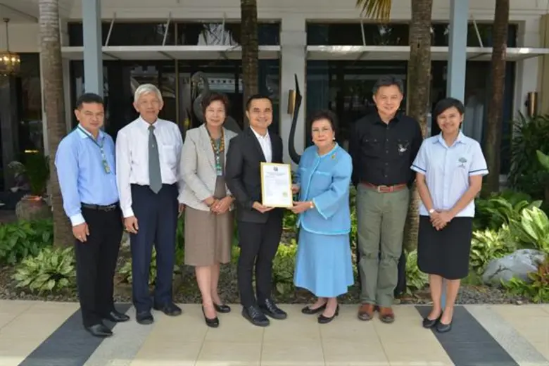 คุณหญิงปราณี เอื้อชูเกียรติ ดร.วีระชัย ณ ...