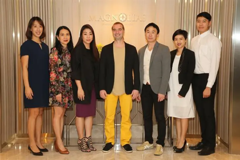 ภีชภัตธา ผกากาญจน์ (คนที่ 3 จากซ้าย) ผู้อ...