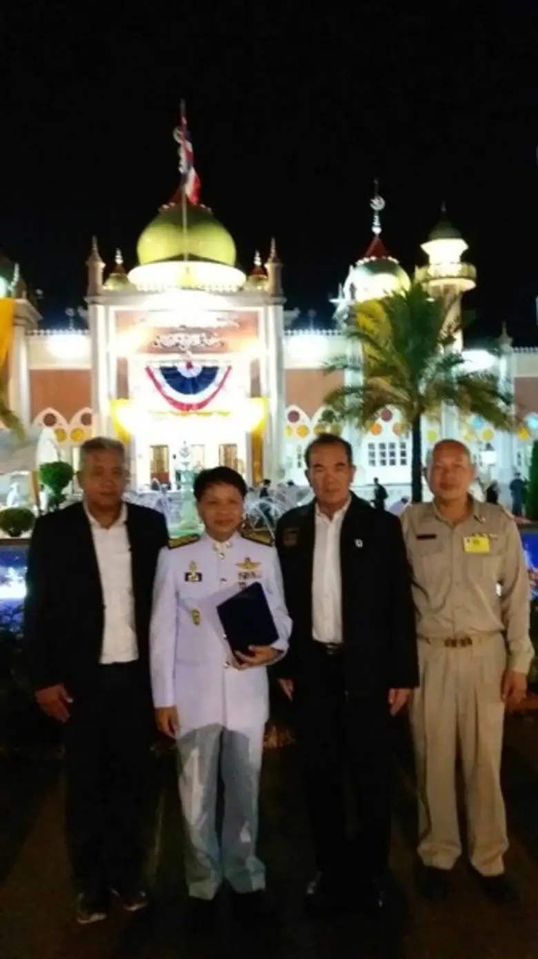 สมเด็จพระเจ้าอยู่หัวเสด็จปัตตานีพระราชทานรางวัลผู้นำศาสนาและทดสอบการอัญเชิญพระมหาคัมภีร์อัลกุรอานระดับภาคใต้และระดับประเทศประจำปี 2560