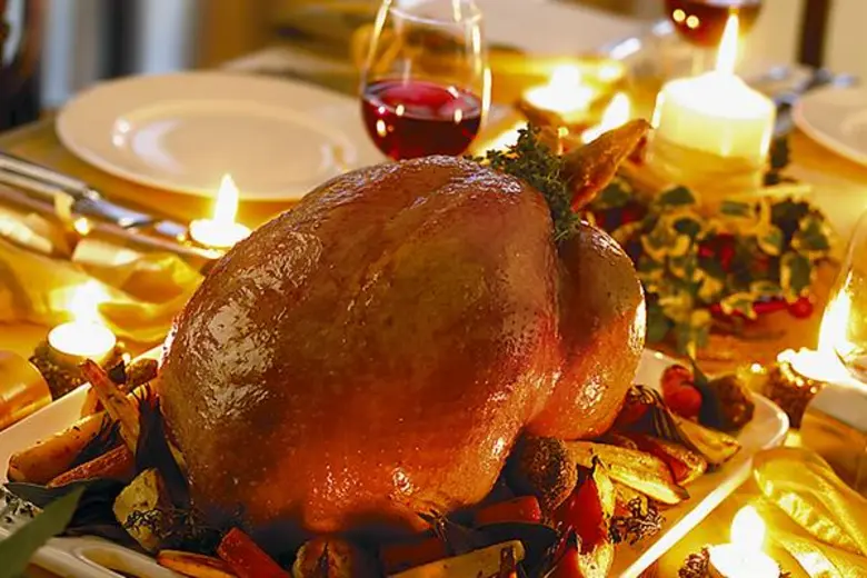 อิ่มอร่อยอบอุ่นใจกับคนที่คุณรักตลอดเทศกาลคริสต์มาส ณ 3 ห้องอาหารยอดนิยม โรงแรมเซ็นทาราแกรนด์ เซ็นทรัลพลาซา ลาดพร้าว กรุงเทพฯ