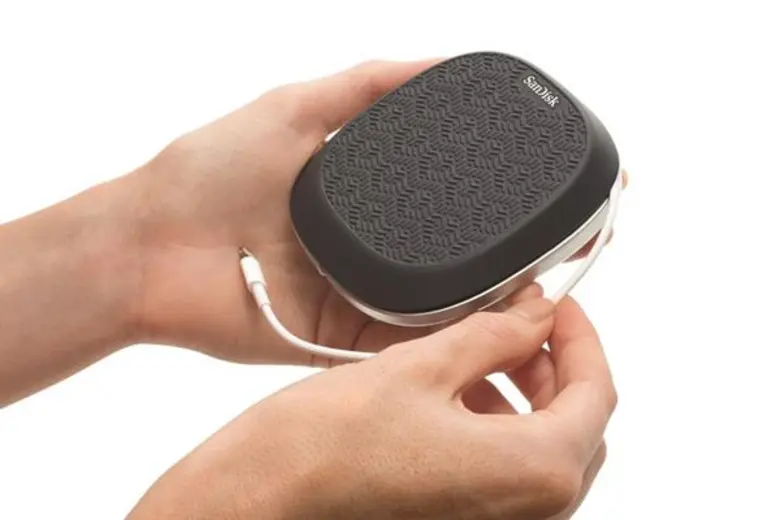 เวสเทิร์น ดิจิตอล มอบพื้นที่สำรองข้อมูลที่ไม่ซ้ำใครและมีความปลอดภัย สำหรับผู้ใช้งานไอโฟน ด้วย SanDisk iXpand Base ใหม่ ช่วยจัดเก็บภาพถ่ายและวิดีโอขณะชาร์จ