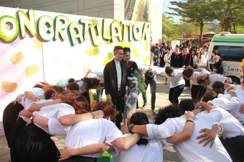พ่อเอ ไชยา มิตรชัย เปิดใจถึงบัณฑิตใหม่ป้ายแดง แป้ง มิตรชัย