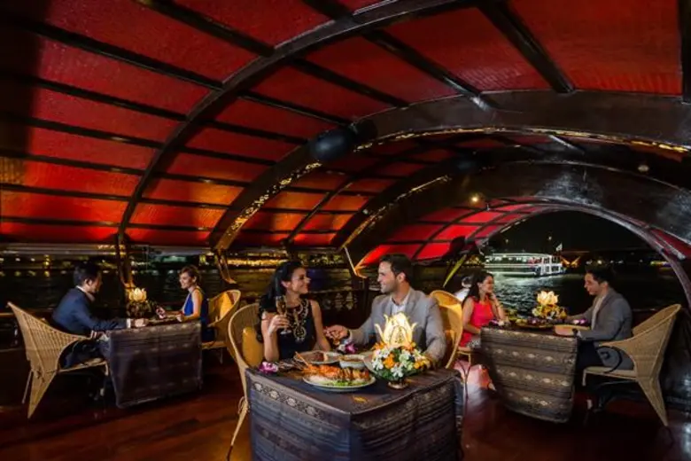 เฉลิมฉลองคืนส่งท้ายปีริมแม่น้ำเจ้าพระยาที่ อนันตรา ริเวอร์ไซด์ กรุงเทพฯ รีสอร์ท