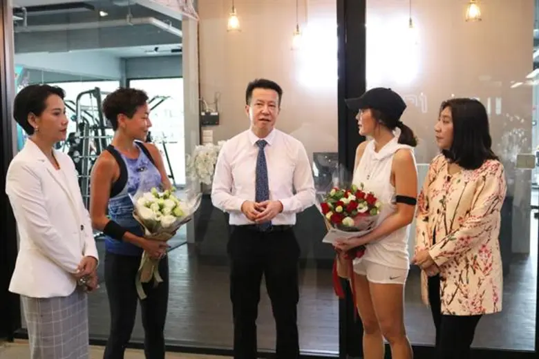 ช่อง 3 นำร่องบริจาคและส่งกำลังใจ “เจนี่-เมจิ” กิจกรรมปั่นจักรยาน Spin Bike Cycling หารายได้เข้า “มูลนิธิครอบครัวทหารผ่านศึก”