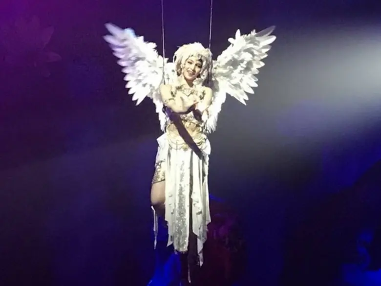 คณะนิเทศศาสตร์ มหาวิทยาลัยศรีปทุม โดย "คร...