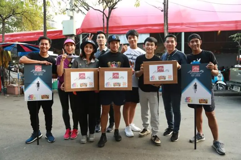 “ชมพู-สุทธิพงษ์, หนุ่ม-อนุวัต” นำทีมเงาเสียงตูน บอดี้สแลม จากรายการ “กิ๊กดู๋ สงครามเพลงเงาเสียง”พร้อมผู้ประกาศข่าว 7 สี ร่วมรับบริจาคสมทบทุนโครงการก้าวคนละก้าว