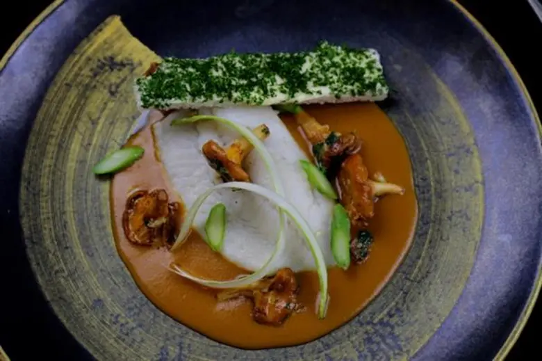 31 ธันวาคม 2560 ฉลองค่ำคืนส่งท้ายปีแบบเอ็กซ์คลูซีฟ ด้วยดินเนอร์สุดหรู 7 คอร์ส ท่ามกลางวิวหรูระฟ้า ณ ห้องอาหารรูฟท็อปบลูสกายบาร์แอนด์ไดนิ่ง