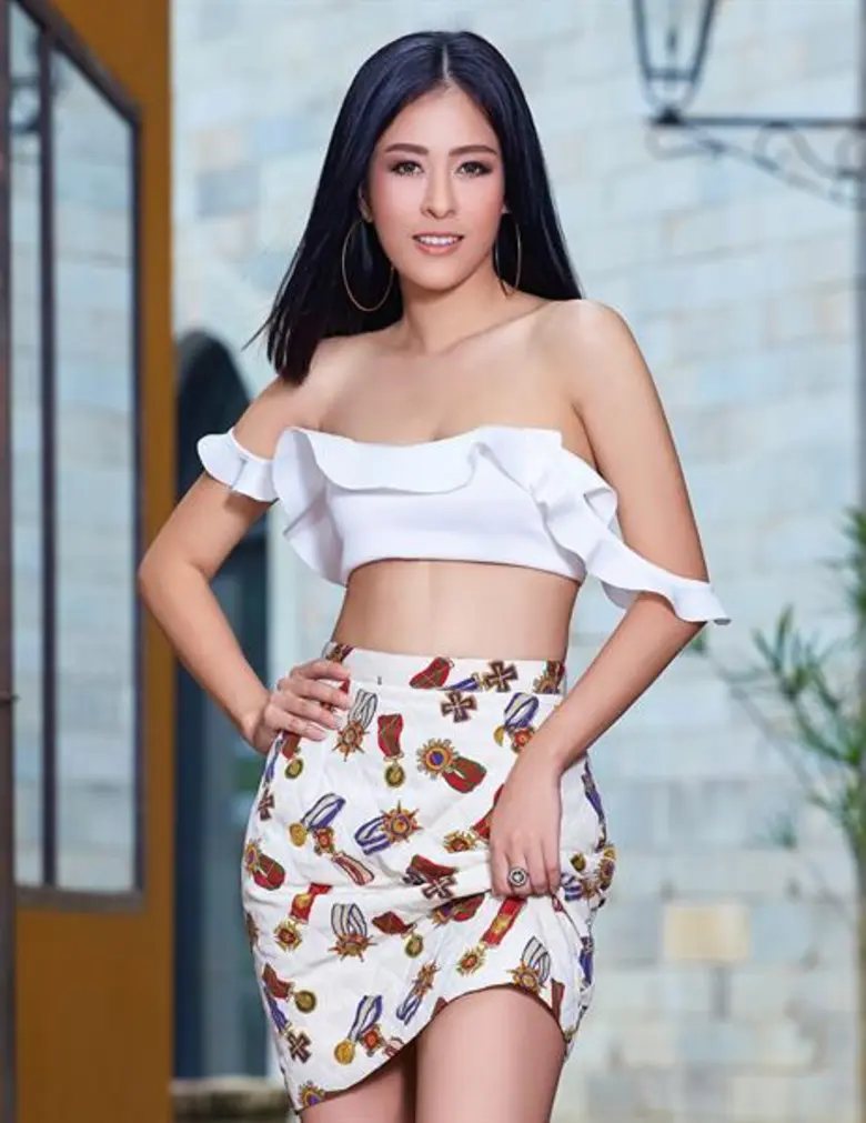 เอก ปลดล็อค โบว์ลิ่ง ช่อง 8  สลัดลุคนางงาม โชว์หวามถ่ายปก Hug