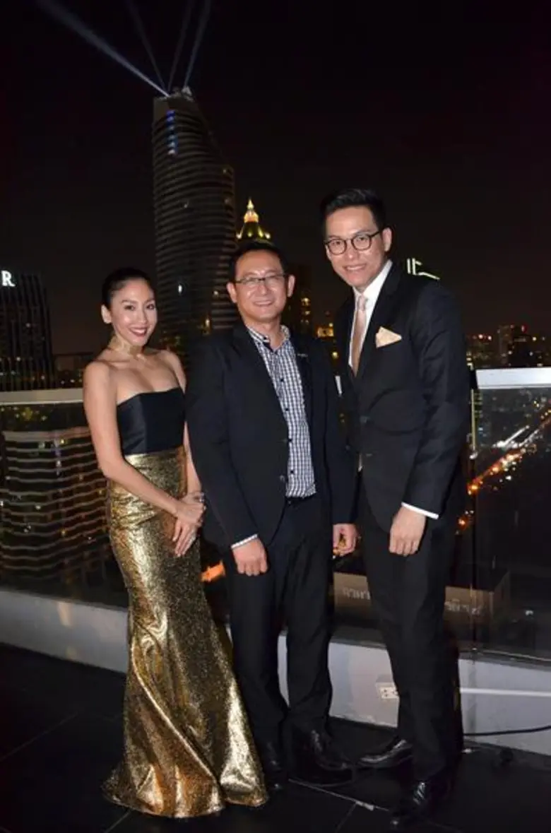 “รัดเกล้า - ซานิ - นนท์” ร่วมขับกล่อมเพลงเพราะ ในงานแสดง แสง สี 3 มิติ เปิดตึก แมกโนเลียส์ ราชดำริ บูเลอวาร์ด