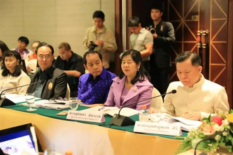 วธ.ขับเคลื่อนมรดกวัฒนธรรมอีสาน หนุนจัด“ร้อยแก่นสารสินธุ์ เมืองศิลป์ถิ่นผ้าไหม” เตรียมจัด“สวดมนต์ข้ามปี” -ฟื้นฟูงานวัด-ประเพณีท้องถิ่น ชูตลาดวัฒนธรรม-ถนนสายวัฒนธรรม ส่งเสริมท่องเที่ยวเชิงวัฒนธรรม