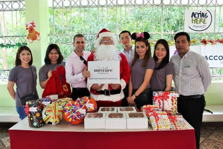 โรงแรมเมอร์เคียว กรุงเทพ มักกะสัน จัดกิจกรรม CSR คริสต์มาสปาร์ตี้