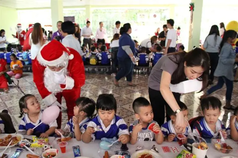 โรงแรมเมอร์เคียว กรุงเทพ มักกะสัน จัดกิจกรรม CSR คริสต์มาสปาร์ตี้