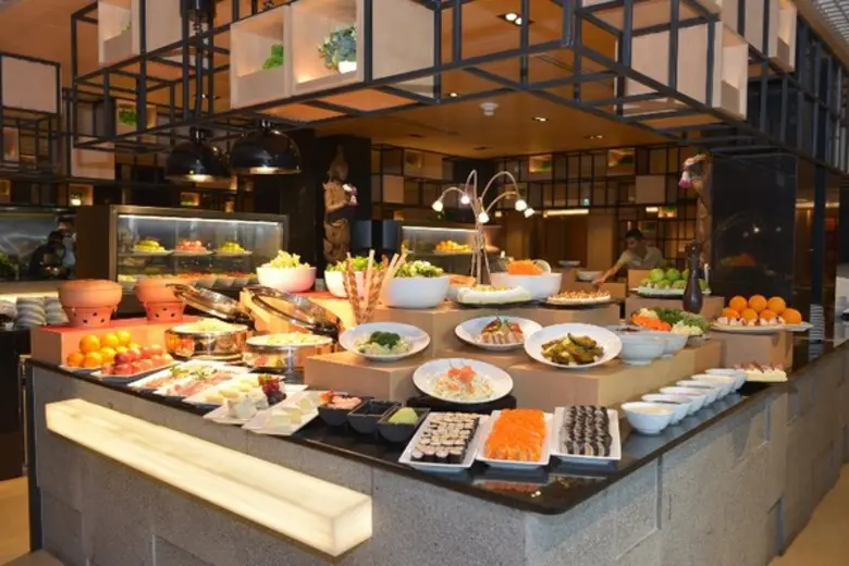 ฉลองเทศกาลแห่งความสุขเต็มที่ ณ โรงแรมฮอลิเดย์ อินน์ กรุงเทพฯ