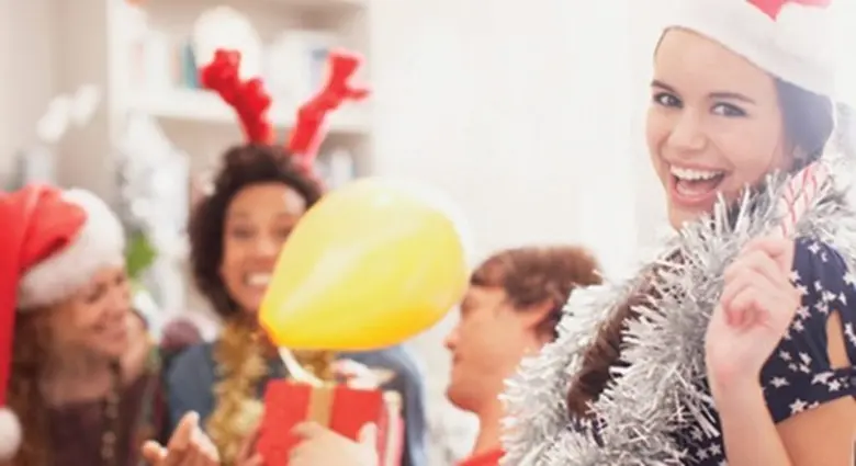 ฉลองเทศกาลแห่งความสุขเต็มที่ ณ โรงแรมฮอลิเดย์ อินน์ กรุงเทพฯ