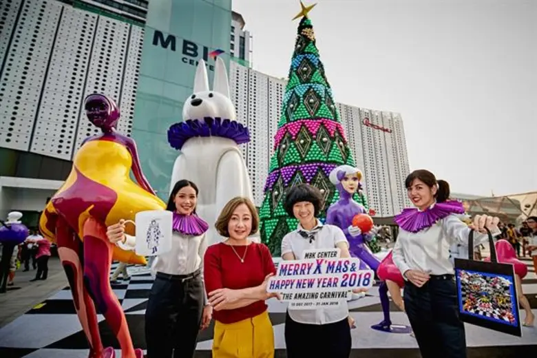 นางสาวศิรฐา สุขสว่าง (ที่ 2 จากซ้าย) ผู้ช...