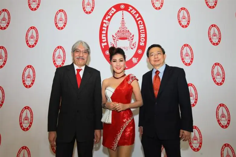 ออกอาการปลื้มอกปลื้มใจสุดๆสำหรับนักร้องลู...