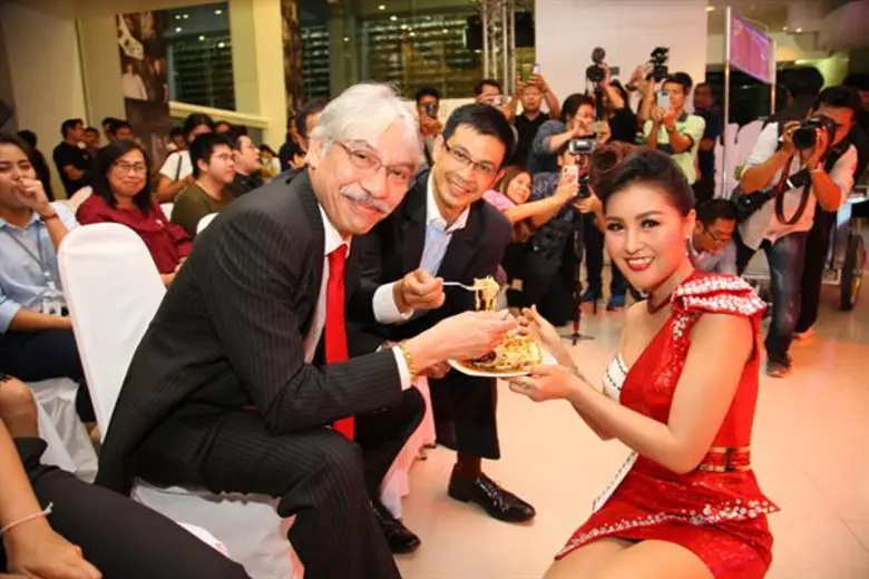 “หญิงลี” สุดปลื้ม หายป่วย งานตรึม คืนชีพ ..ร้องใหม่ เพลง “ส้มตำ 4.0”