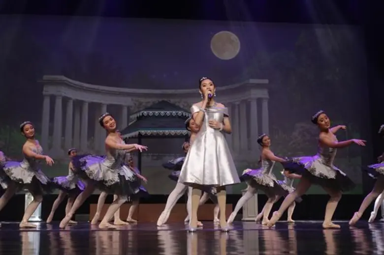 บางกอกแดนซ์ จัดงานแสดงการกุศลชุด “The ๙ Harmonies” อัญเชิญบทเพลงพระราชนิพนธ์ในหลวงรัชกาลที่ ๙ มาร้อยเรียง มอบรายได้หลังหักค่าใช้จ่ายให้มูลนิธิอุทกพัฒน์ ในพระบรมราชูปถัมภ์