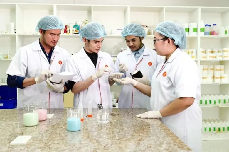 "นีออนไวท์ ไทยแลนด์" ผลิตภัณฑ์สกินแคร์ที่...