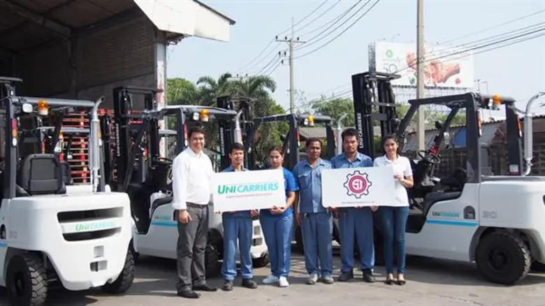 คุณชาวิช จิราดลธนกฤต (ที่1จากซ้าย) ผู้จัด...