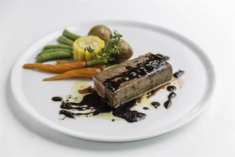 ห้องอาหารแคลิฟอร์เนีย สเต็ก โรงแรมแคนทารี...