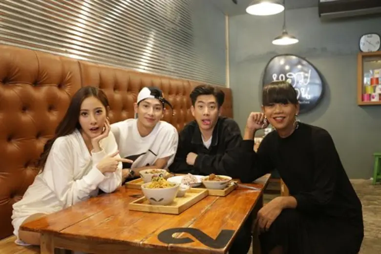 "#TEAMGIRL" เสาร์นี้ พบ 2 พิธีกร "มุก-เจน...