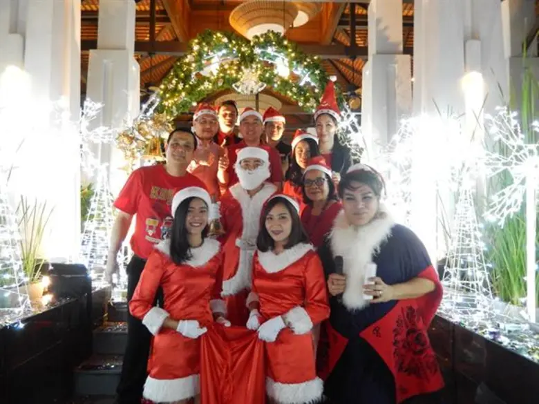 นายศรัญญู มีทองคำ (แถวที่ 3, ที่ 2 จากซ้า...