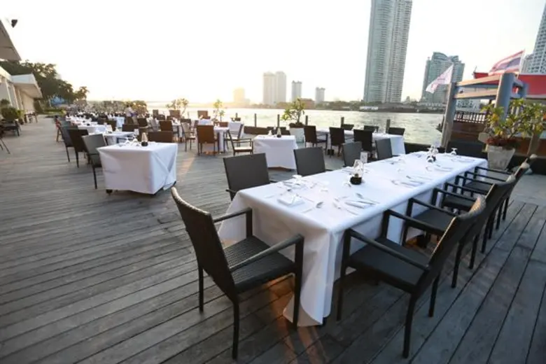 โรงแรมแม่น้ำ รามาดาพลาซา พร้อมให้บริการงา...