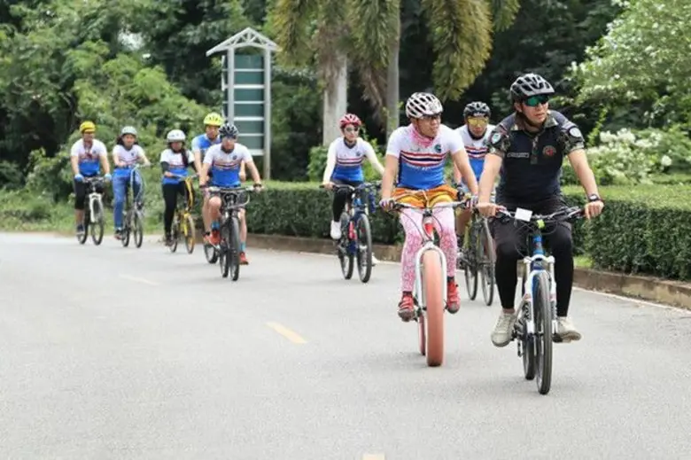 สู่ปีที่ 8 กลุ่ม Bike Finder จับมือ หมอล็อต พร้อมอาสา ร่วมกับ อุทยานแห่งชาติแก่งกระจาน ถางเถาวัลย์ - ทำโป่ง- สร้างแหล่งอาหารให้สัตว์ป่า คืนกำไรให้ธรรมชาติ